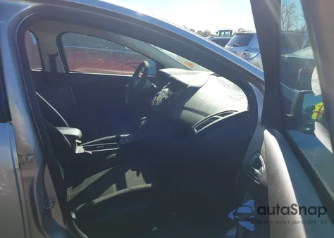 2018 Ford Focus Se из США, поврежденный, VIN 1FADP3F23JL285855